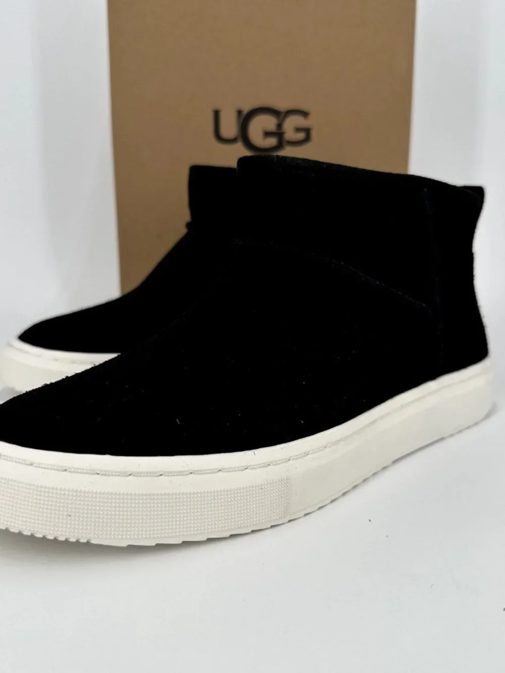 UGG Australia Women's Alameda Mini Boots Black sz 9 #1143786 NEW Bootie Sneakers